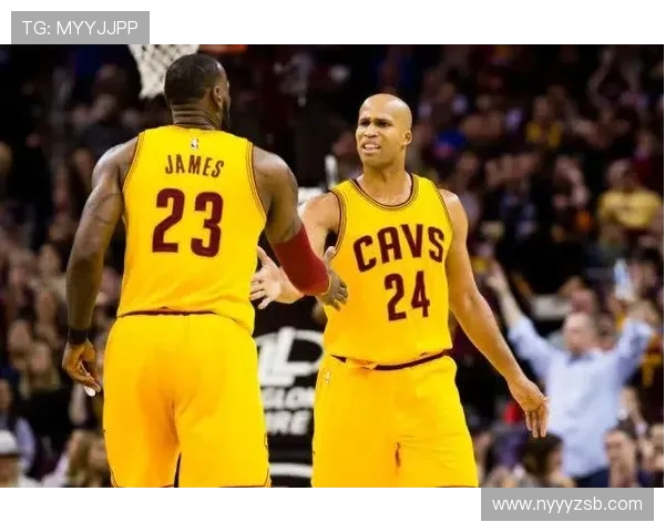 全面剖析篮球发展趋势及顶尖球星竞技风采与团队战术全景呈现解读